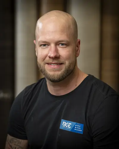 Hugo Berglund, golvläggare hos Blekinge Golventreprenad, porträtt