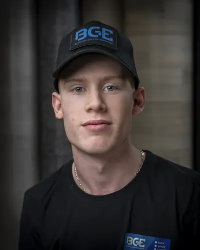Rasmus Lövdal, lärling golvläggare hos Blekinge Golventreprenad, porträtt